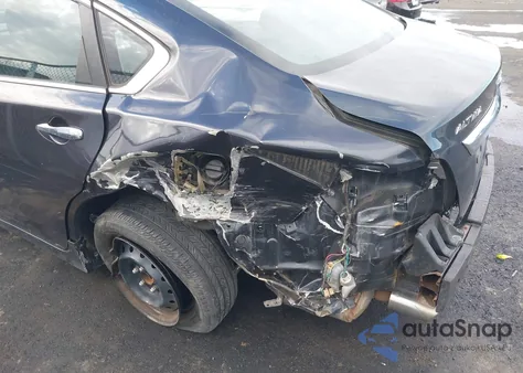 2015 Nissan Altima 2.5 S из США, поврежденный, VIN 1N4AL3AP9FC181072